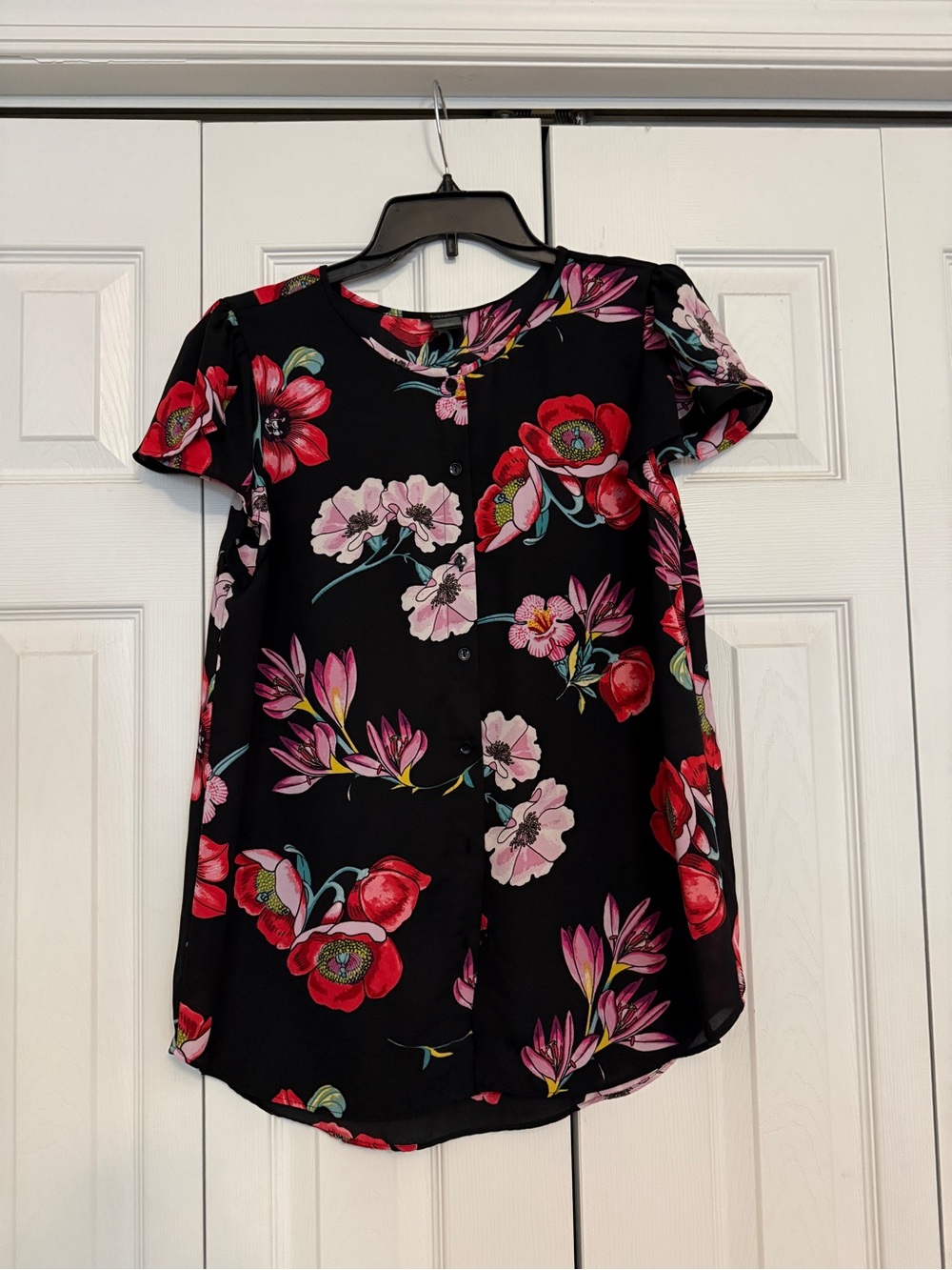 Ann Taylor Black Floral Button-Front Blouse with Red and Pink Blooms
